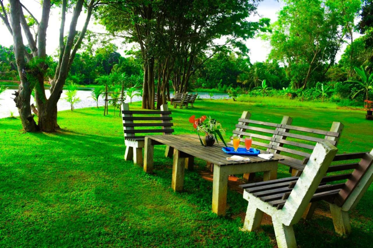 Canal Side Safari Resort Udawalawe Zewnętrze zdjęcie